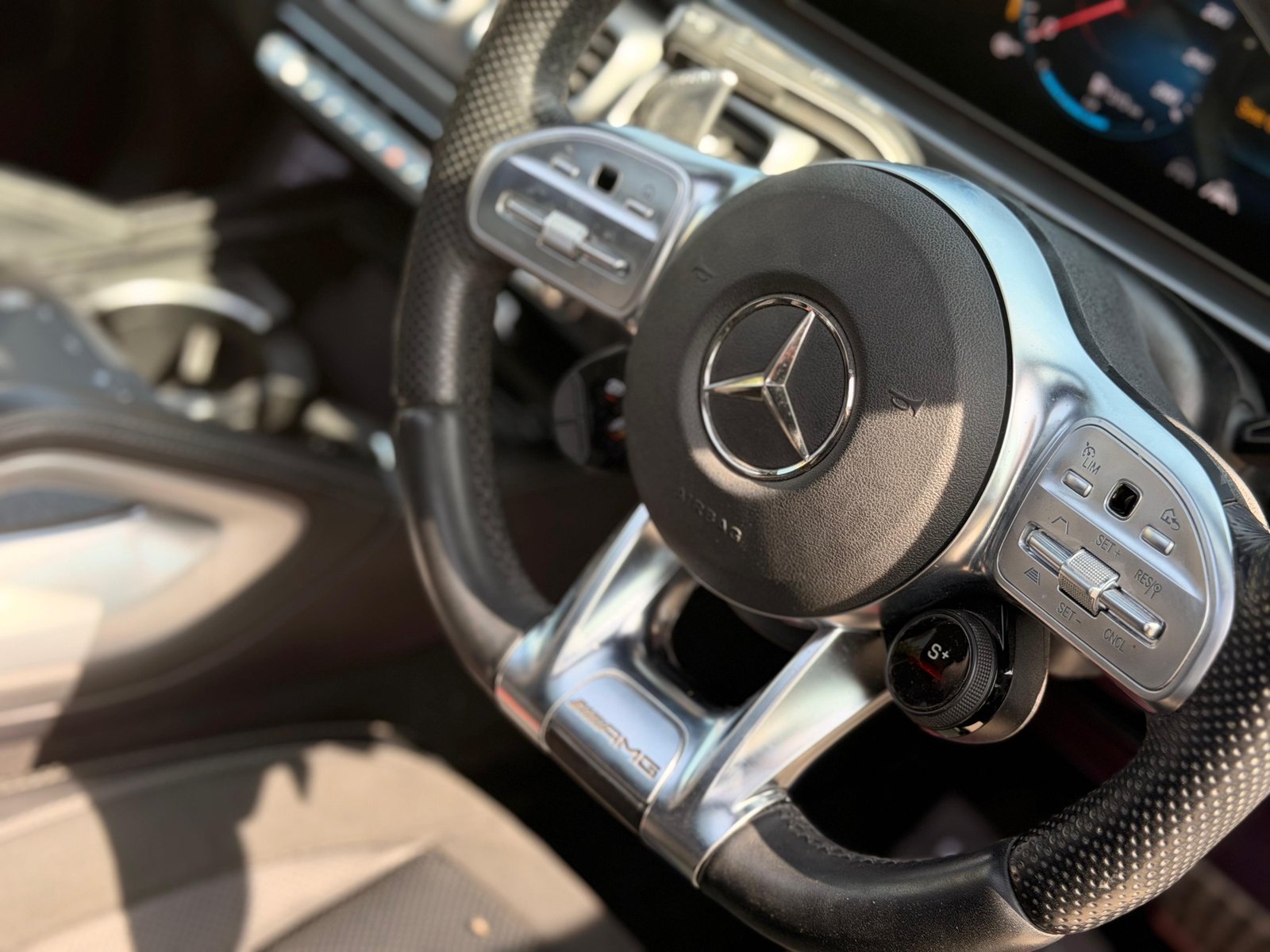 Mercedex Benz GLE53 2022 White image